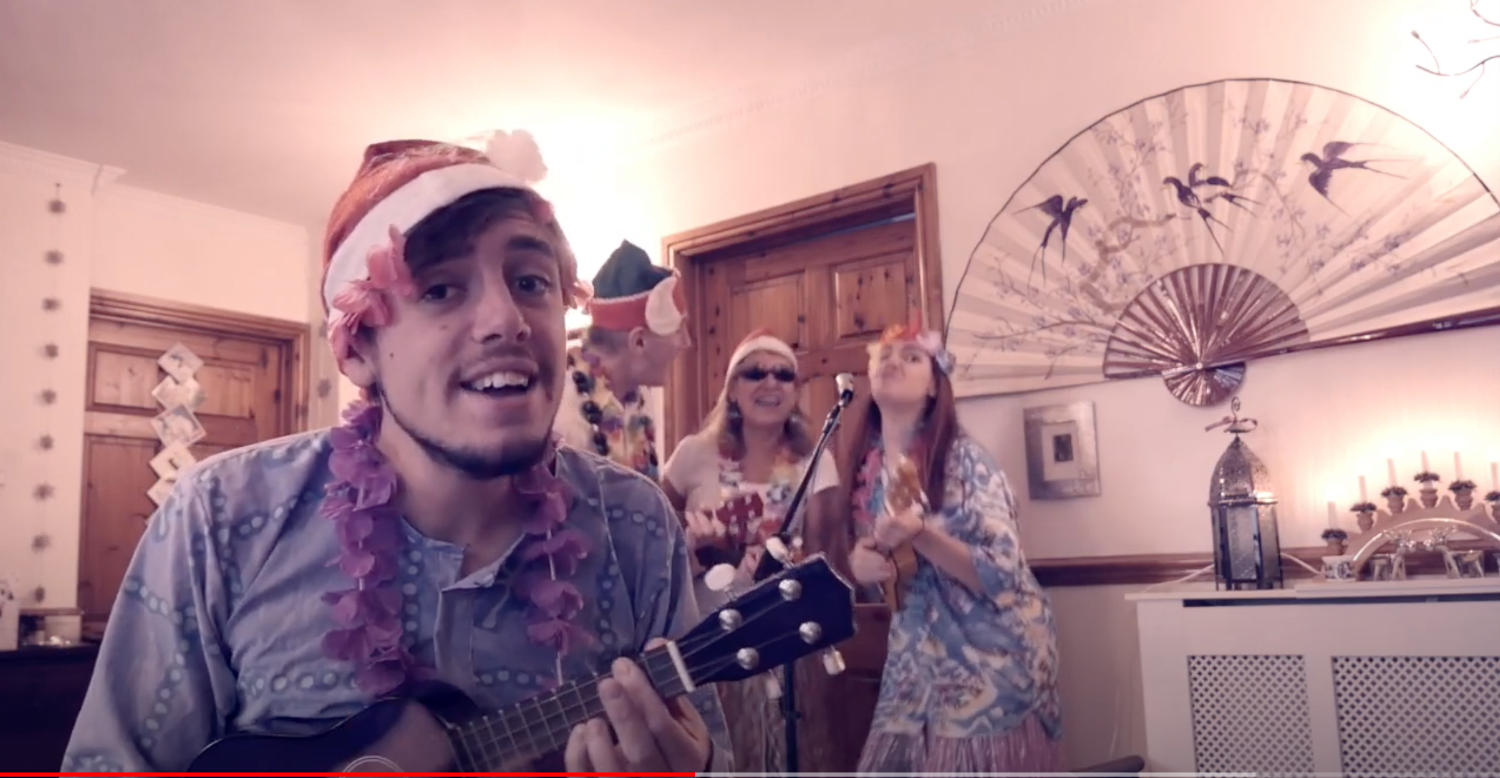 ¡Mele Kalikimaka! (Feliz Navidad de parte de los Warns) ¡Mele Kalikimaka! (Feliz Navidad de parte de los Warns)